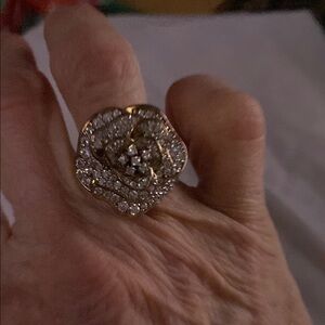 Elegant Gold and Silver Floral Ring